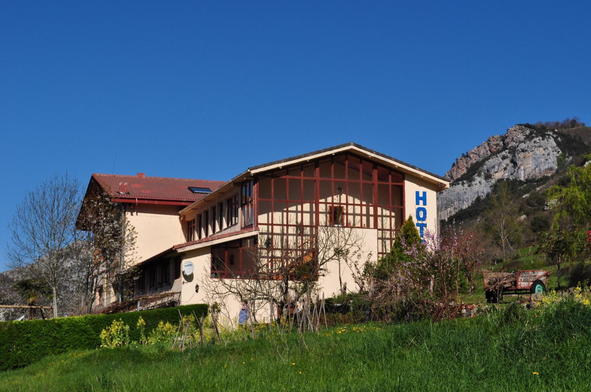 Hotel Torrecerredo Arenas De Cabrales Dış mekan fotoğraf